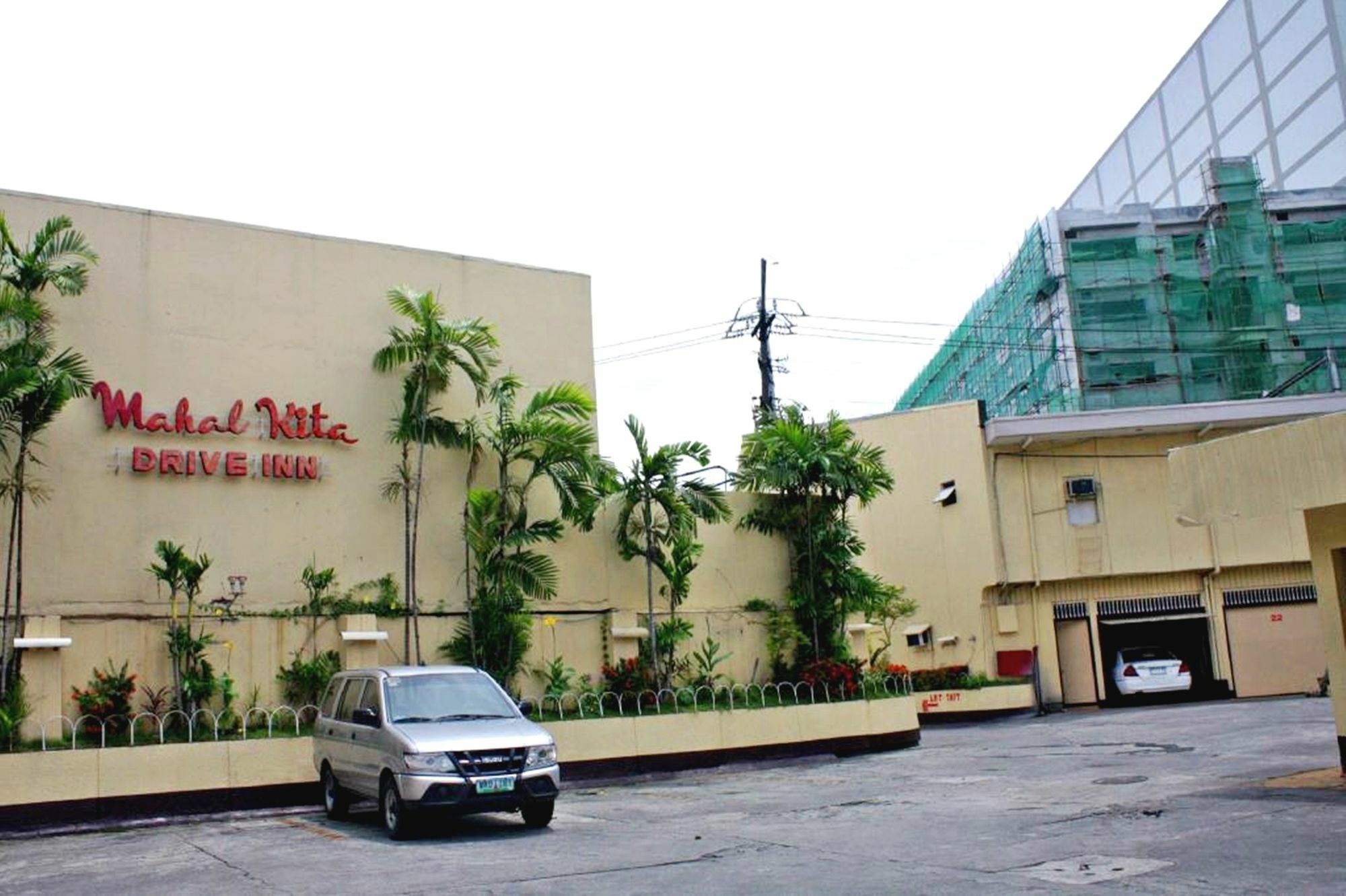 Mahal Kita Drive Inn Пасай Экстерьер фото